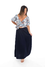 Load image into Gallery viewer, Sunray Pleated Skirt