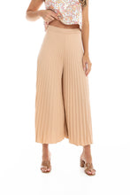 Load image into Gallery viewer, Sunray Pleated Pants
